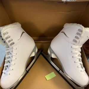 Jackson Ultama JS180 FL white size 5